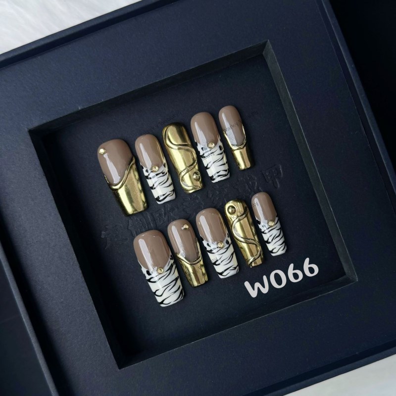 W066