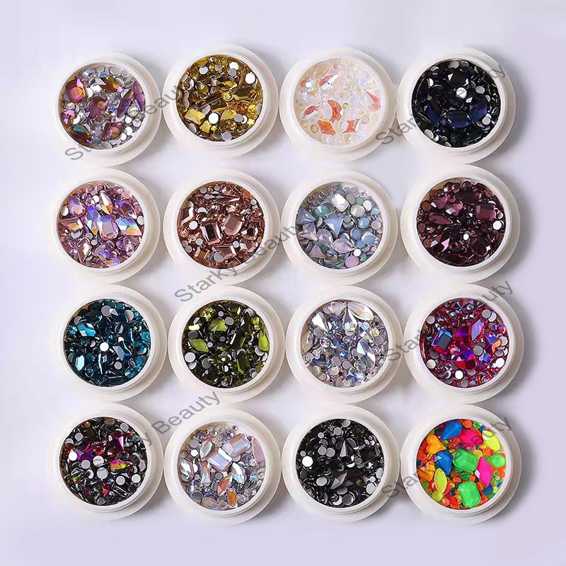 Mix nail rhinestone in jar