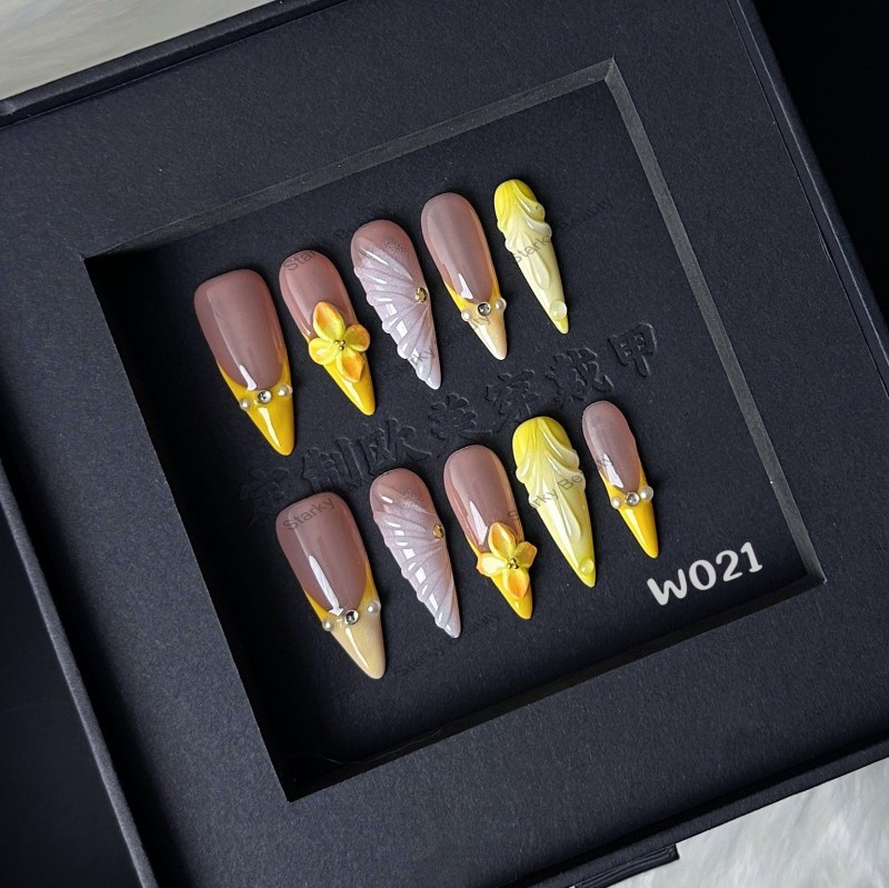 W021
